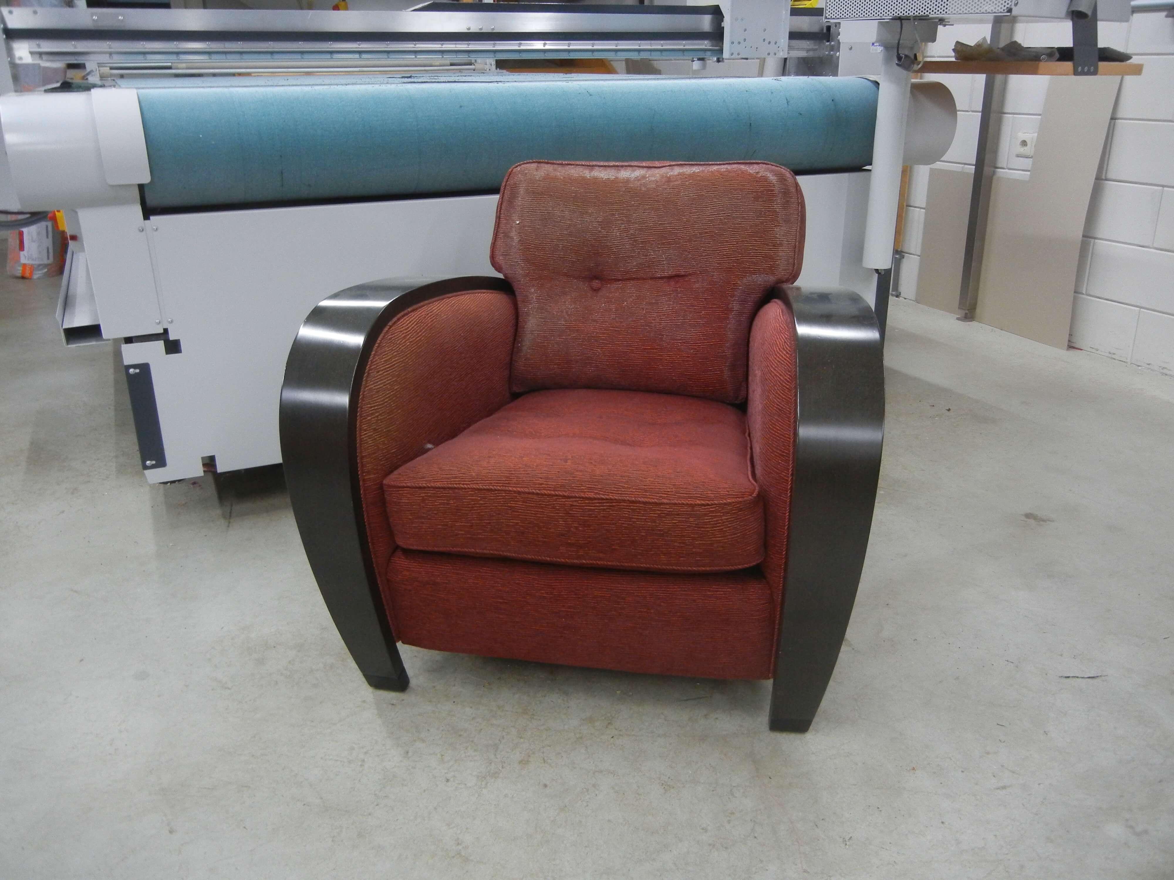 Opnieuw te Bekleden fauteuil met vintage meubelstof